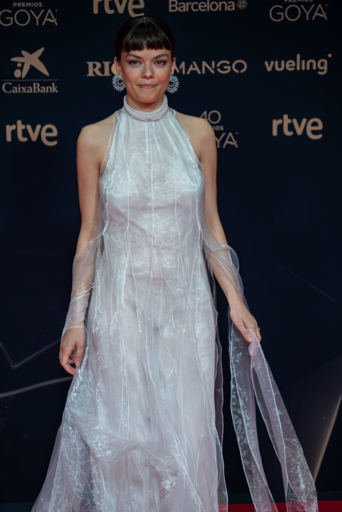 Llúcia Garcia en la alfombra roja de los Premios Goya 2026
